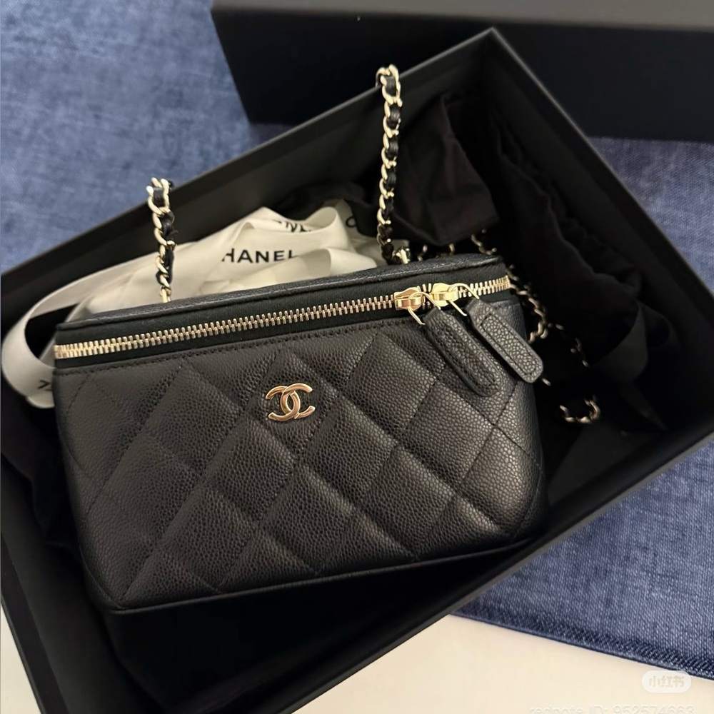 Chanel Black Quilted Vanity Case Year 2026